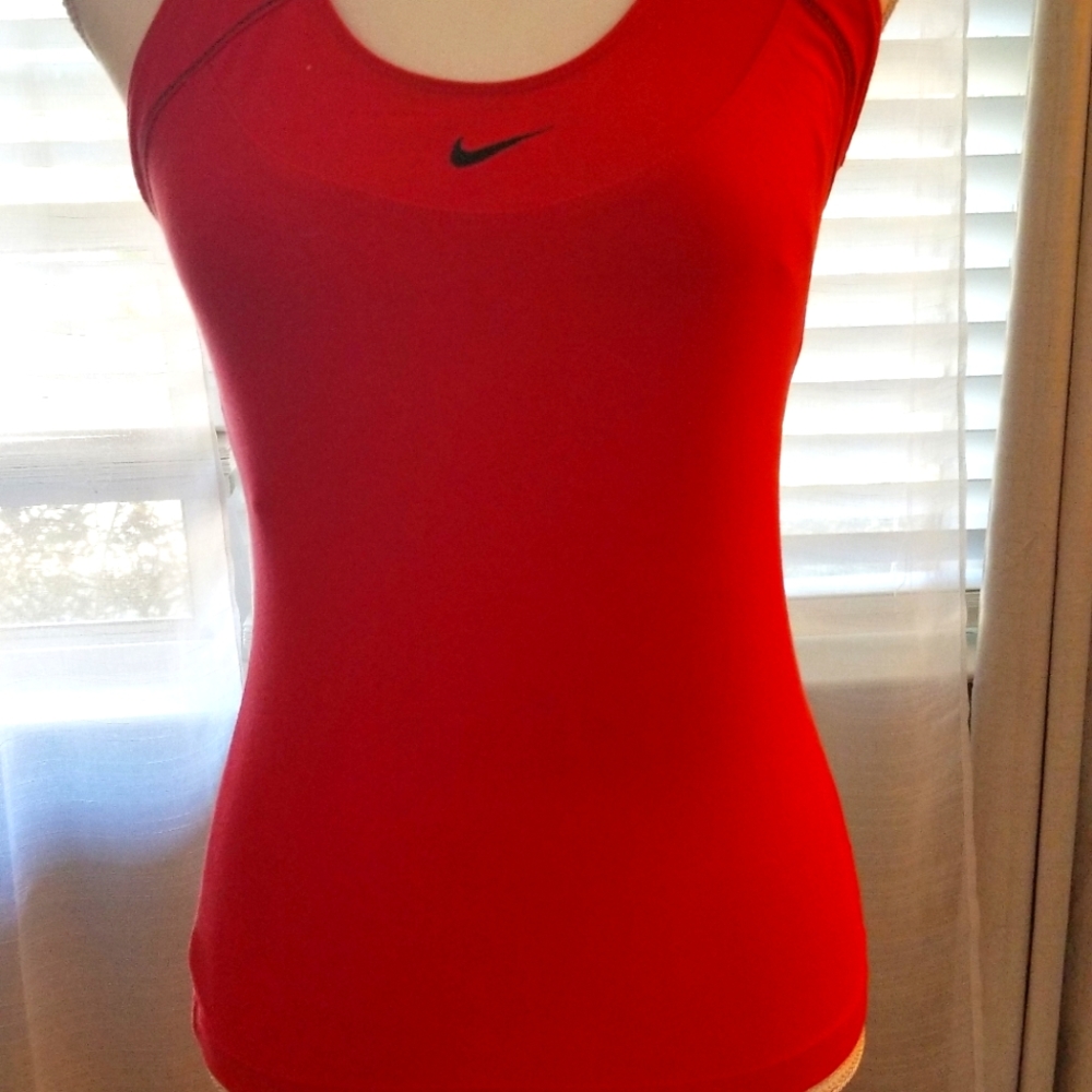 Nike sports top